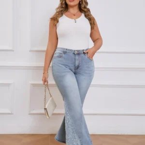 Curvy Flare Jeans – Vintage Embroidered Elegance
